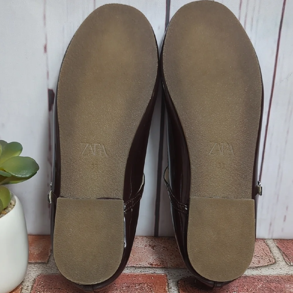 Zara Girls T-Strap Mary Janes Flats Brown Burgundy Patent‎ Leather Glossy 1.5